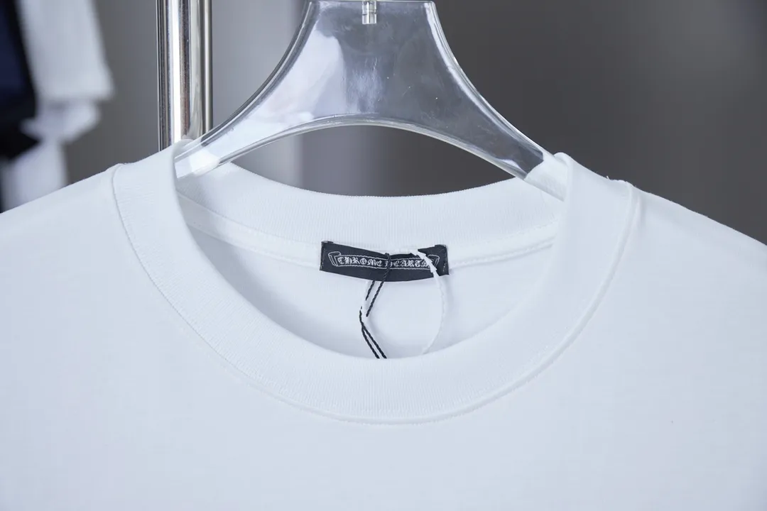 🅿️200 Ch*ome Hearte 25SS early spring new style Contrast color embroidery Crow heart cross short sleeve Light luxury essential item for daily commuting for men and women Correct version Welcome to compare Detailed features · 320g 100% pure cotton double yarn jersey fabric · Custom dyed in the same cylinder, special thickened 32 pieces double-strand 1X1 thread · Imported Tajima machine embroidery tatami embroidery · Digital direct printing logo pattern · Double-needle stitching and cross-seam technology · Original main mark, washed tag, brand moisture-proof paper packaging Color: black/white/pink Size: S/M/L/XL